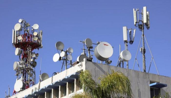 أزمات لبنان لا تنتهي.. قطاع الاتصالات في ورطة جديدة